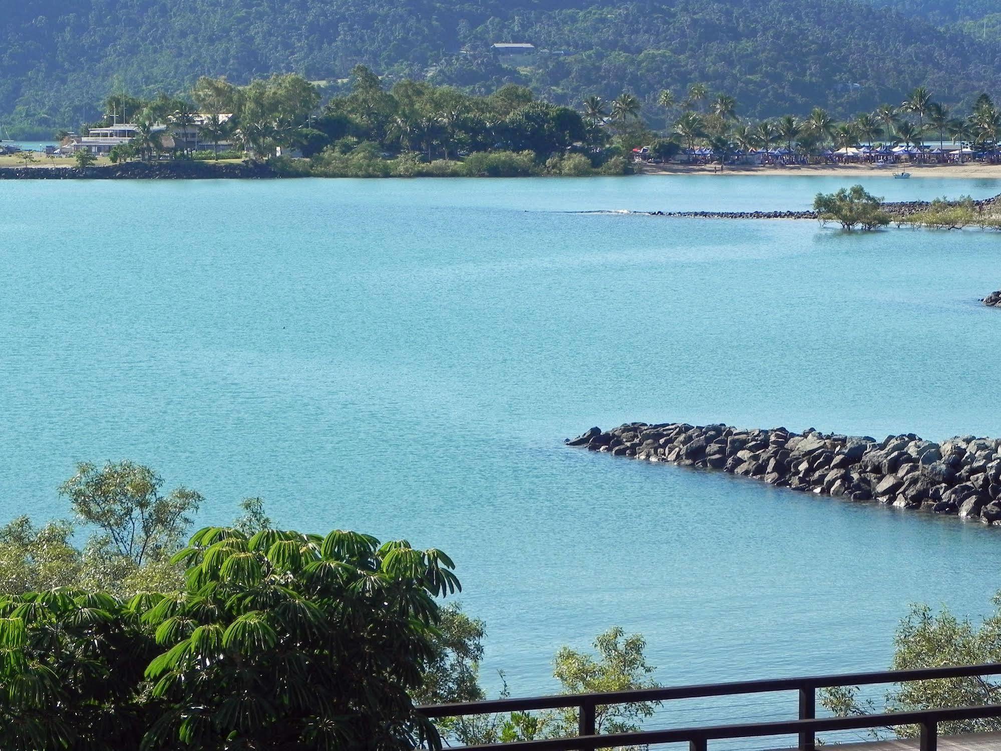 Airlie Waterfront Bed & Breakfast Эйрли-Бич Экстерьер фото
