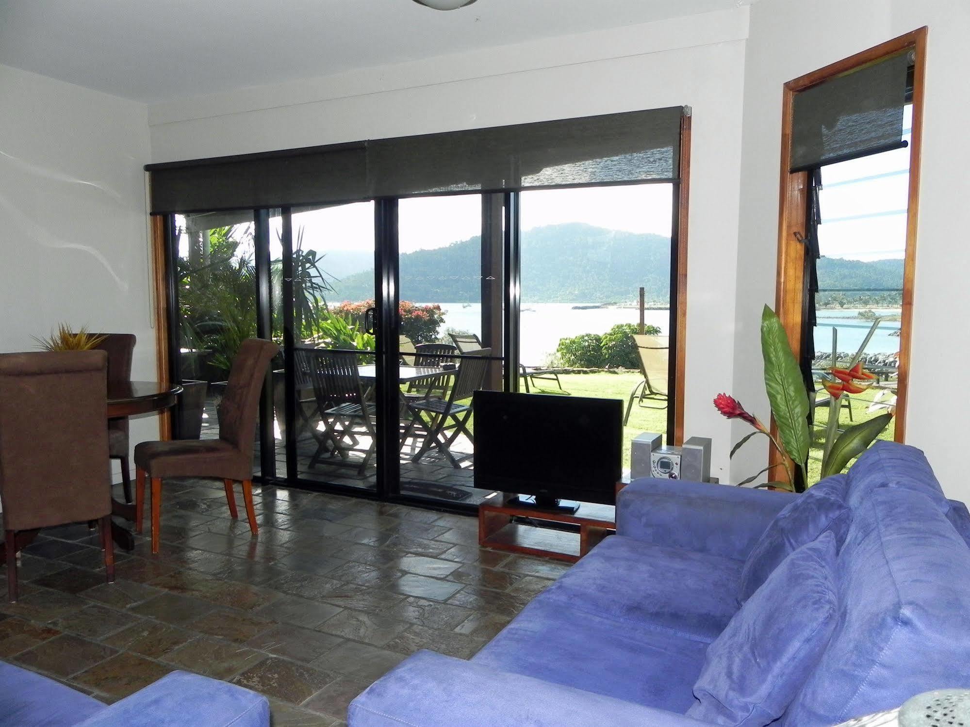 Airlie Waterfront Bed & Breakfast Эйрли-Бич Экстерьер фото